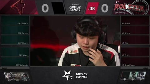 JackeyLove：这个赛前Solo真不如石头剪刀布！这样进度还能快点！
